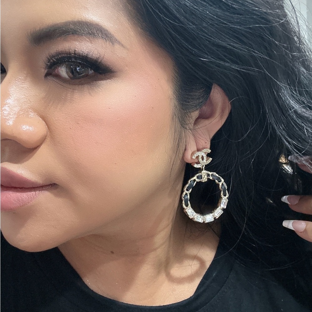 CHANEL 23K Statement Dangle CC Crystal Earrings - Picture 5 of 5